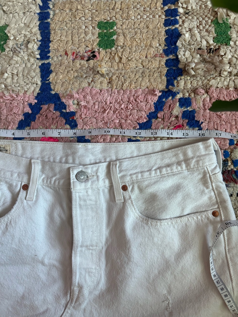 Levi’s White Denim Mini Skirt - Raw Hem - Picture 5 of 6
